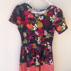 Small Lularoe Amelia dress